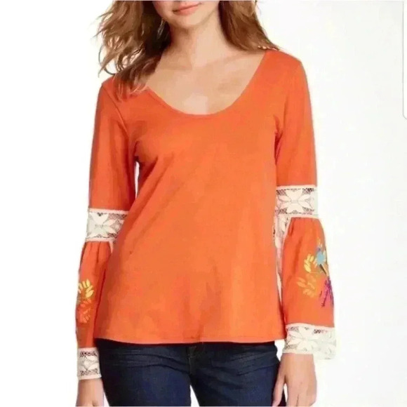 TOP WITH EMBROIDERED DETAILS - Picture 2 of 5
